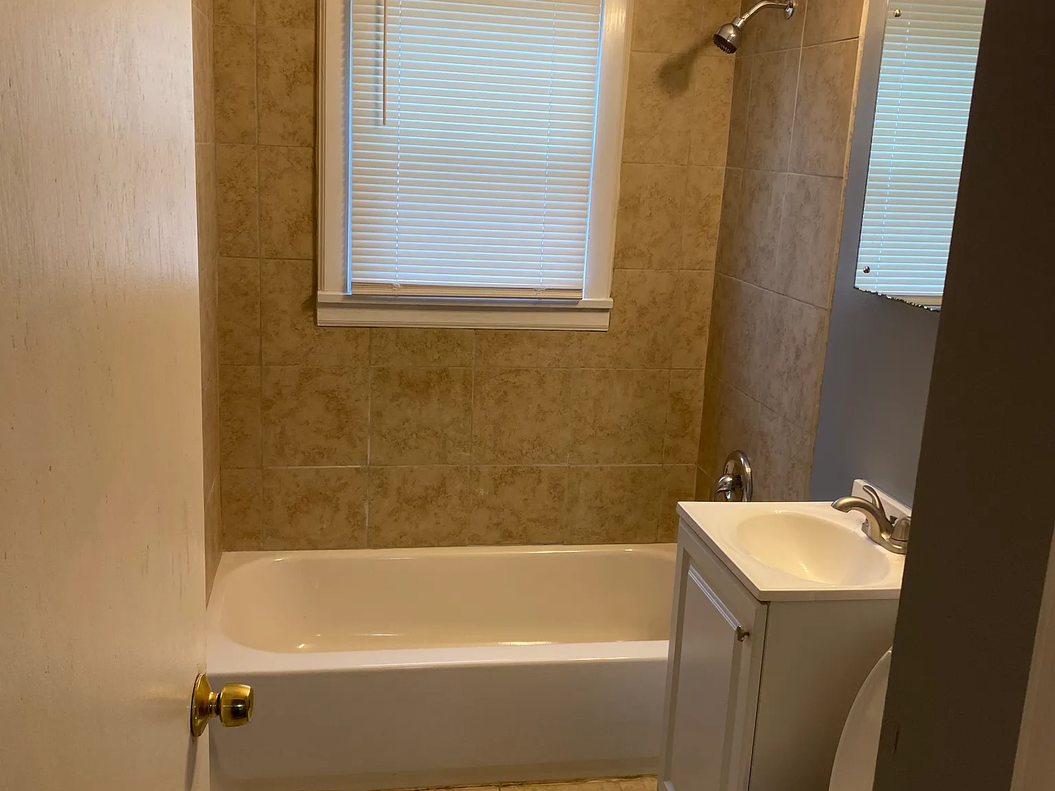 2 bed, 1120 sqft, $1,250 — Photo 2