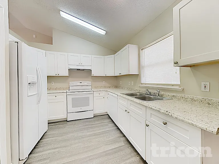 6372 Gainsboro Ave — Photo 8