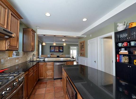 4th image of 7251 Cornell Ave