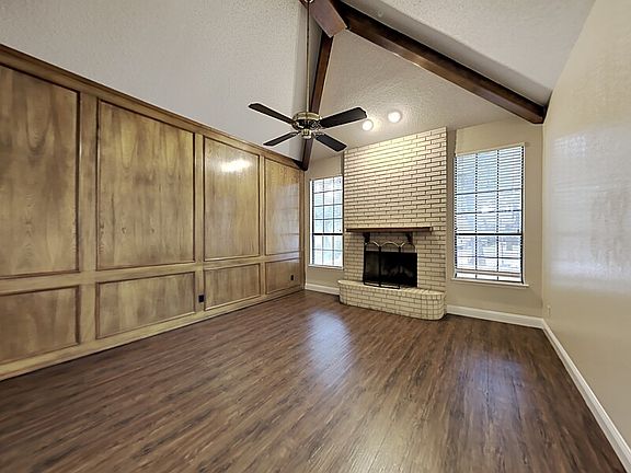 2nd image of 1913 Canterbury Cir