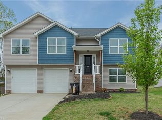 840 Prince Edward Rd, Kernersville, NC 27284