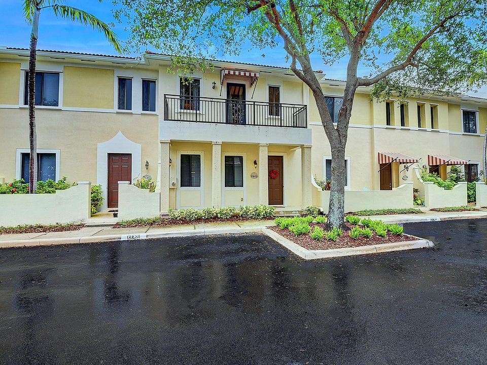 1st image of 2605 Venetian Dr