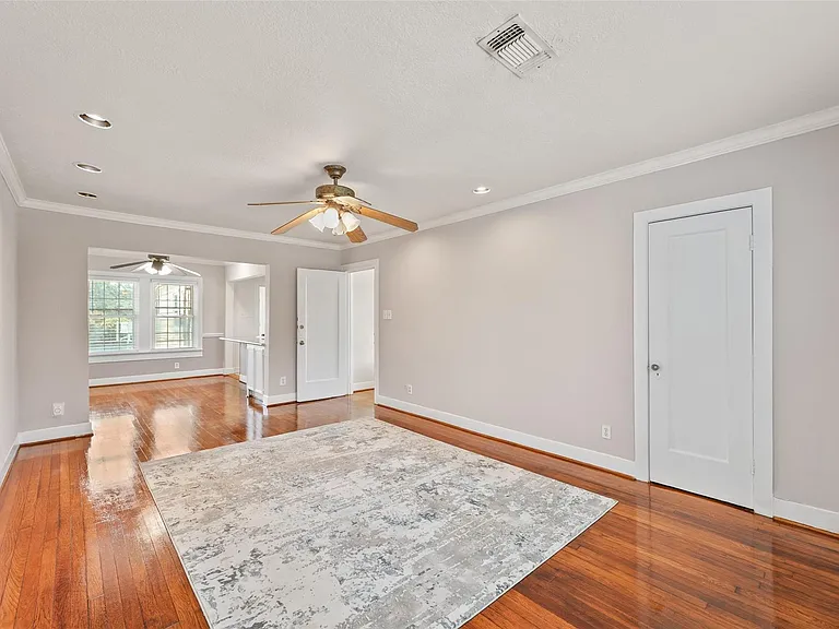 1637 Castle Ct — Photo 5