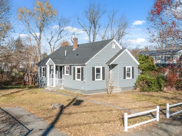 88 Weed St, Lowell, MA 01852