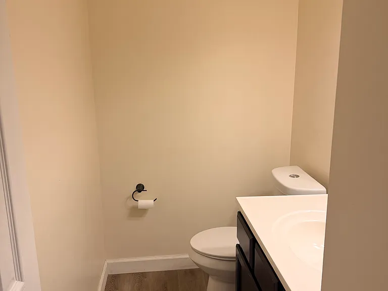 1017 Lafayette Ct — Photo 3