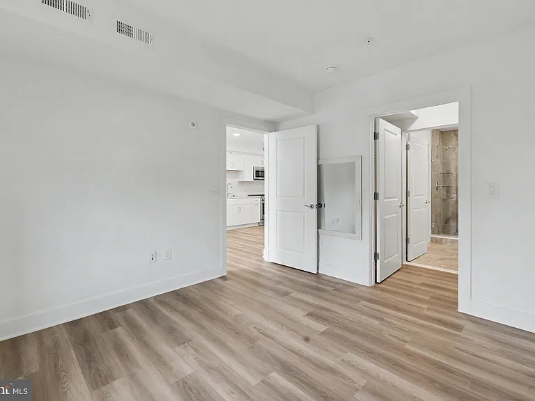 701 N Henry St #206 — Photo 42