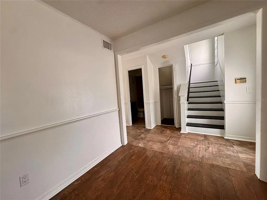 3 bed, 2.0 bath, 1349 sqft, $2,200 — Photo 4