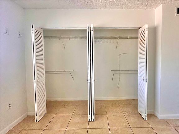 4th image of 1732 Meridian Ave #3