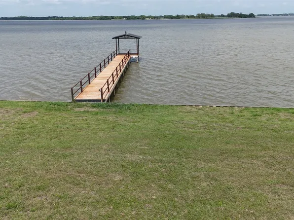401 Meandering Way, Corsicana, TX 75109