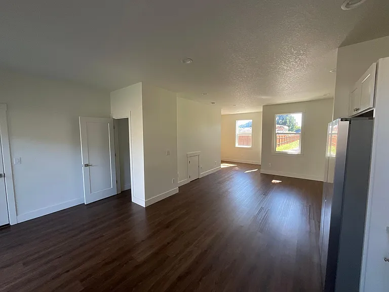210 Lexington Ave #A — Photo 12