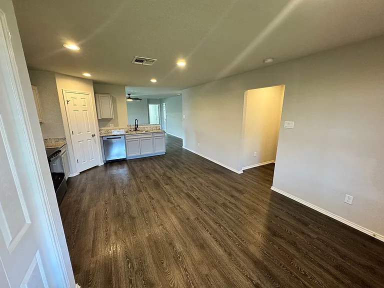 7618 Capstone Rdg — Photo 11