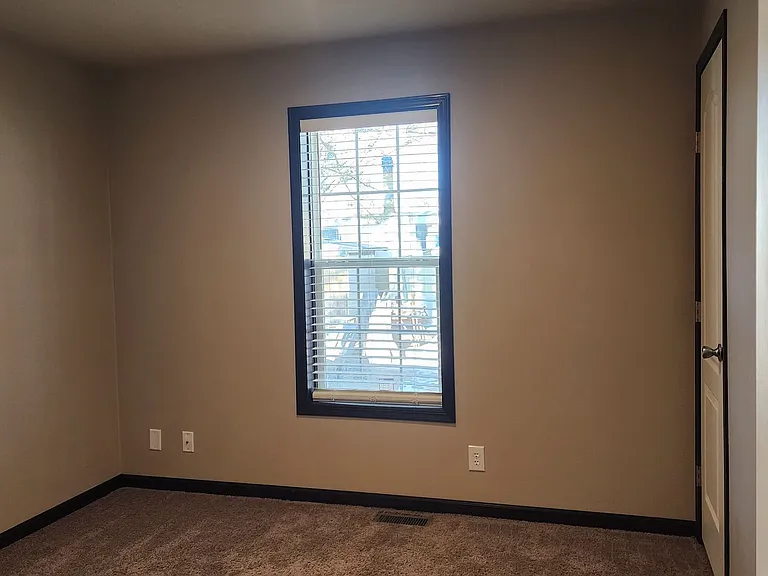 15 Grand Ave S #6 — Photo 12