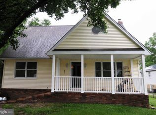 635 Opel Rd, Glen Burnie, MD 21060