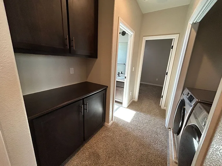 2479 Erickson St — Photo 13