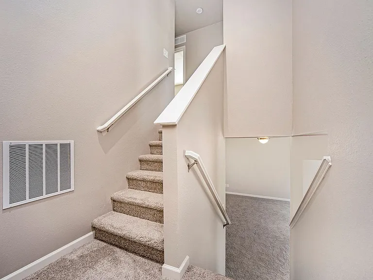 4340 Briarhill Dr — Photo 14