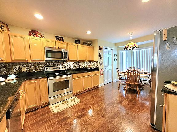 5th image of 844 Magnolia Creek Cir