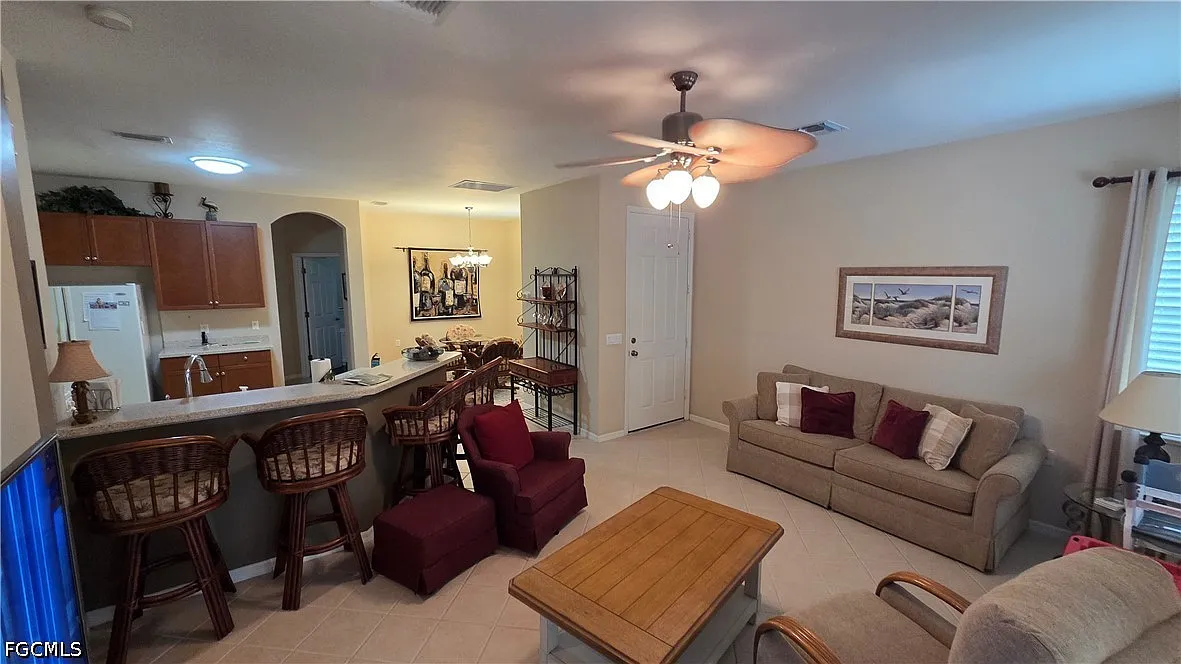 2 bed, 2.0 bath, 1227 sqft, $5,500 — Photo 3