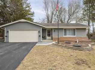 36635 Prairie Dr, Oconomowoc, WI 53066