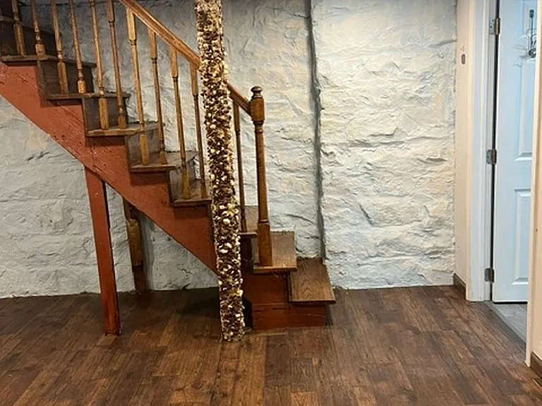 121 E Scribner Ave — Photo 6