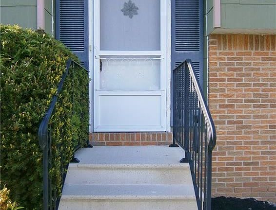 2nd image of 878 Deerfield Dr