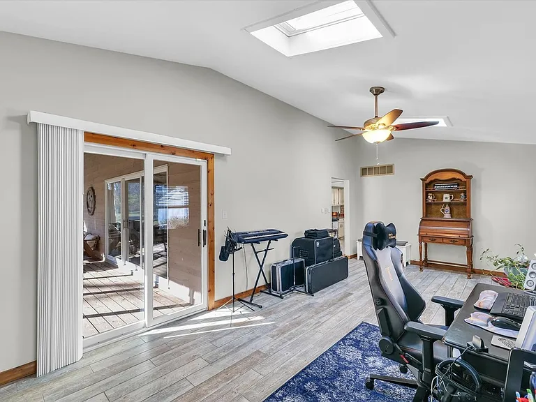 1705 Lake Shore Dr — Photo 23