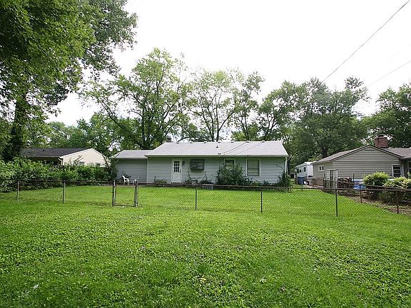 3rd image of 5638 N Parker Ave