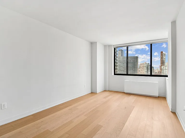 Columbus Pl #N21A — Photo 4