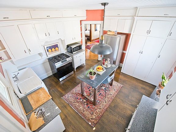 5th image of 121 Ashmont St