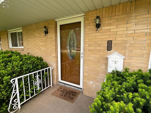 4th image of 209 Parkview Dr