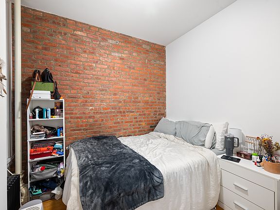 4th image of 151 Norfolk St #5A