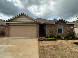 10516 SW 41st St, Mustang, OK 73064