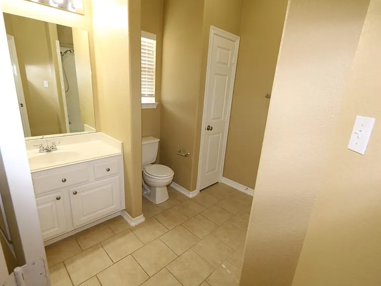 7102 Spring Run Ln — Photo 22