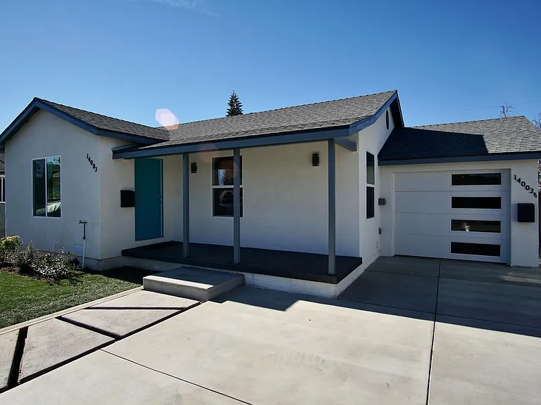 14003 McNab Ave — Photo 2