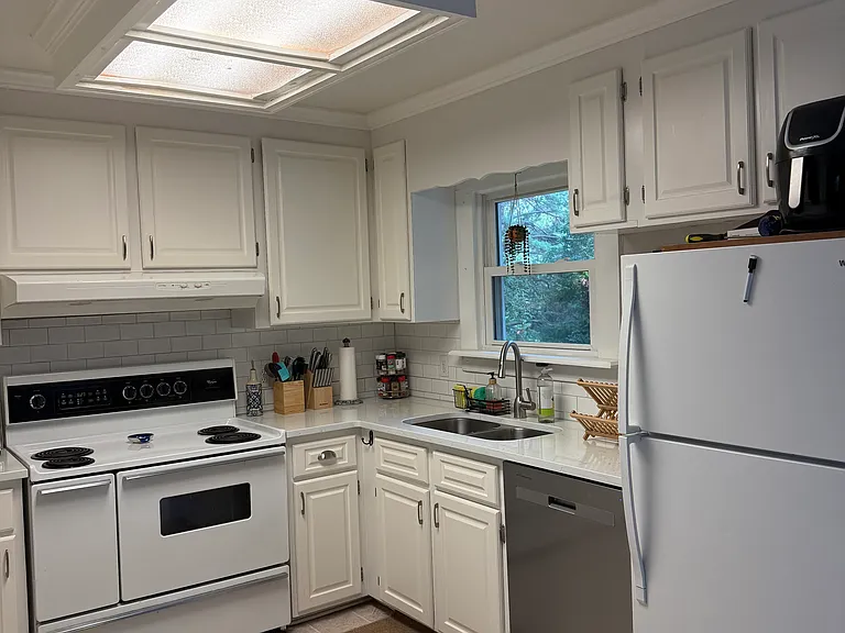6105 Trinity Rd — Photo 7