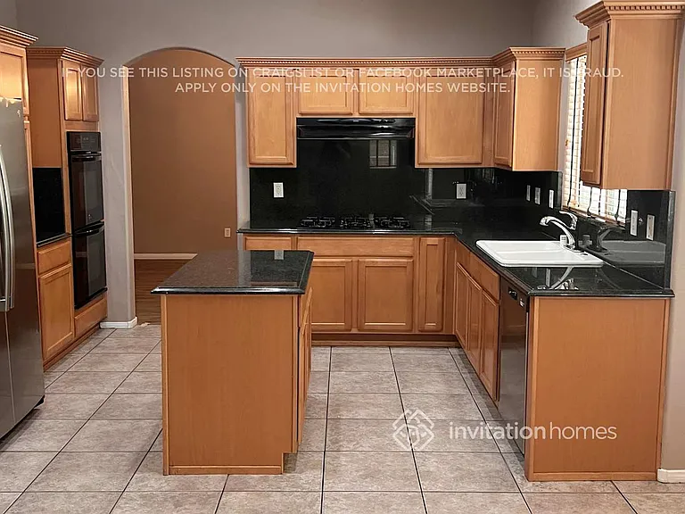 5795 Farmhouse Ct — Photo 9