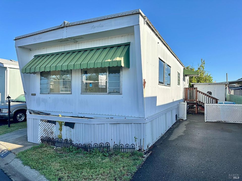 1st image of 92 Goldenrod Street
