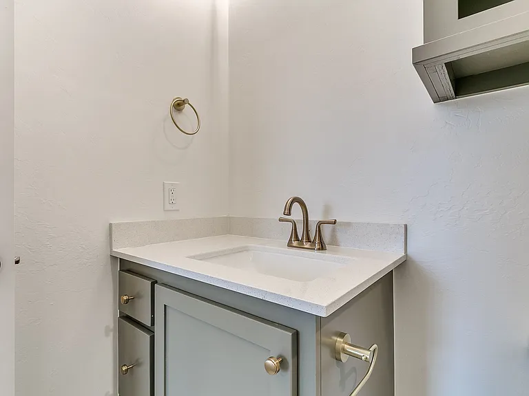 1901 Hollow Crest Ct — Photo 54