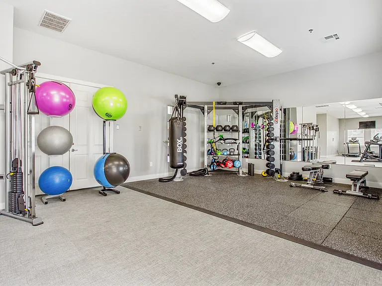 Legend V Apartments — Photo 29
