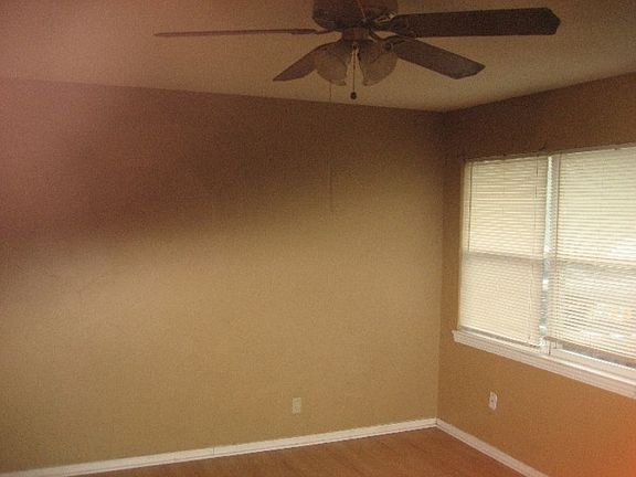 2nd image of 806 Skylark Dr