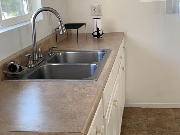 4th image of 1044 La Cresta Pl