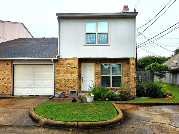 1198 Sunmeadow Dr, Beaumont, TX 77706