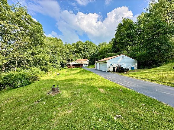 4th image of 724 Rose Point Harlansburg Rd