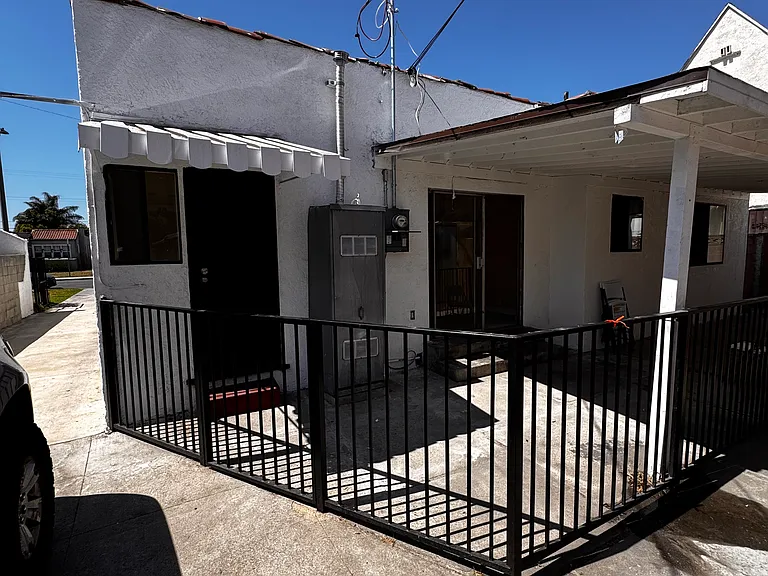 2653 Flower St — Photo 7