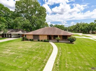 10196 Twin Cedars St, Baton Rouge, LA 70816
