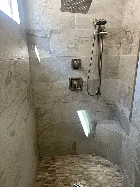 4 bed, 2519 sqft, $6,950 — Photo 3