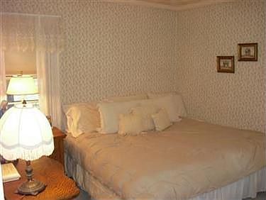 5th image of 1714 E Main St