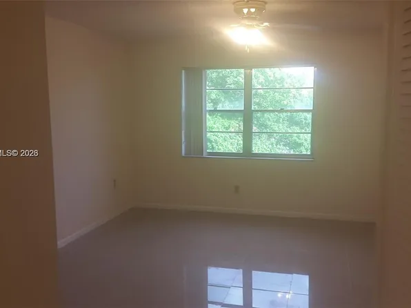 4384 NW 9th Ave APT 18-3B, Deerfield Beach, FL 33064