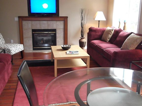 Breakfat dining table