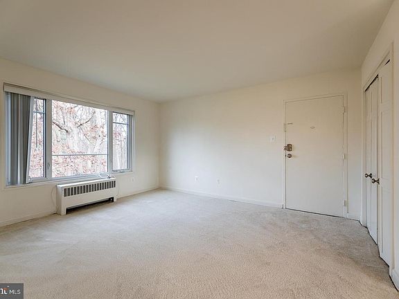 4th image of 10421 Montrose Ave APT 302