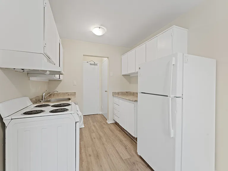 260 Randolph Pl — Photo 12